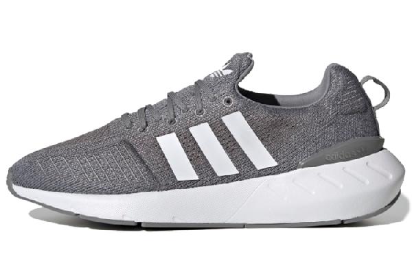 adidas Swift Run 22