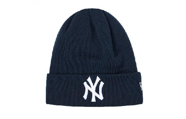 New Era NY Yankees Heart Beanie Black