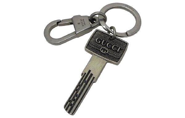 GUCCI Reversible Logo Keychain Silver