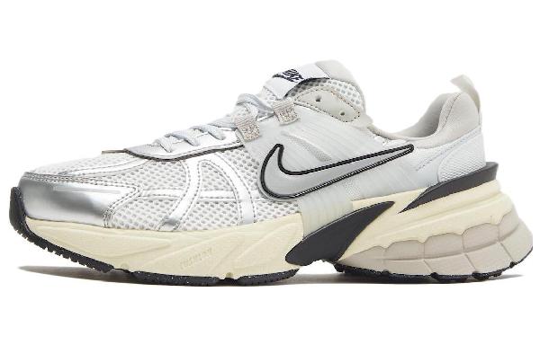 Nike V2K Run Runtekk "Summit White Metallic Silver"