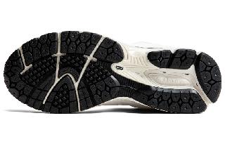 New Balance 2002R Beige