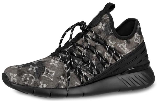 Louis Vuitton Fastlane Dye Black