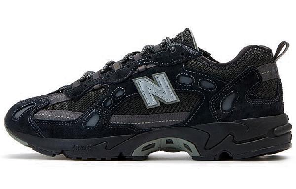 Thisisneverthat x New Balance 827 Black