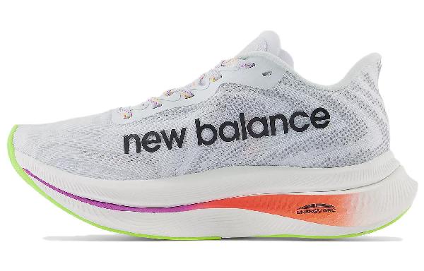 New Balance FuelCell SuperComp Trainer v2