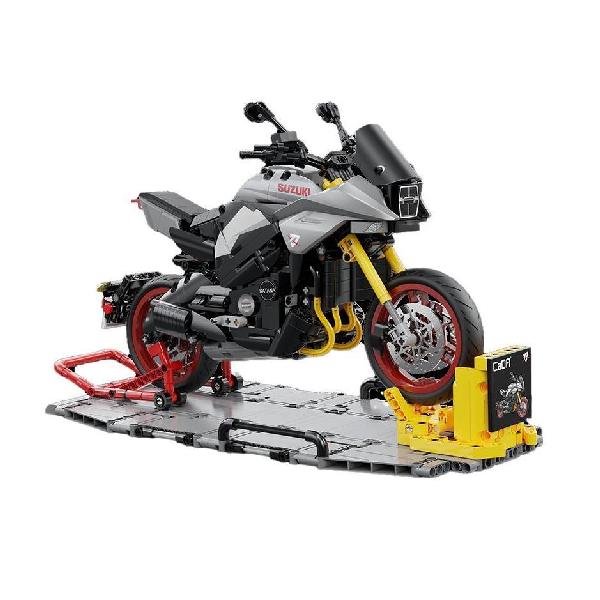 CADA Suzuki Katana 1:6