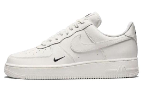Nike Air Force 1 '07 ESS TRK3