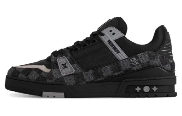 LOUIS VUITTON Trainer Black