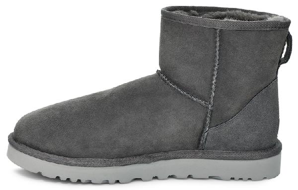 UGG Classic Mini