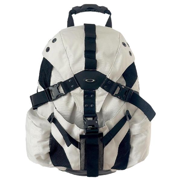 Oakley 32L