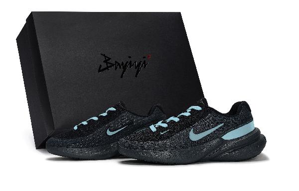 Nike Uplift SC 811