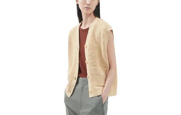 UNIQLO U Series Sleeveless V-Neck Knit Cream