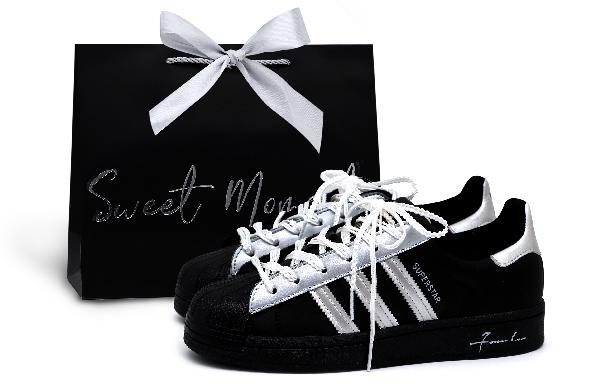 adidas Superstar
