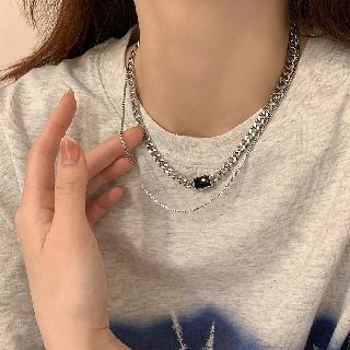925