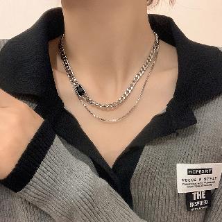 925